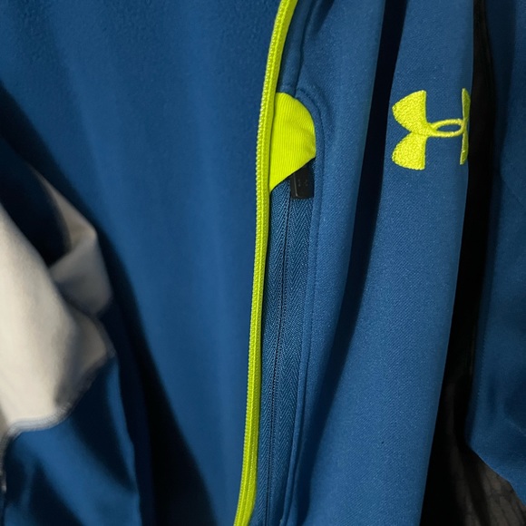 Under Armour Running Jacket - Picture 4 of 6